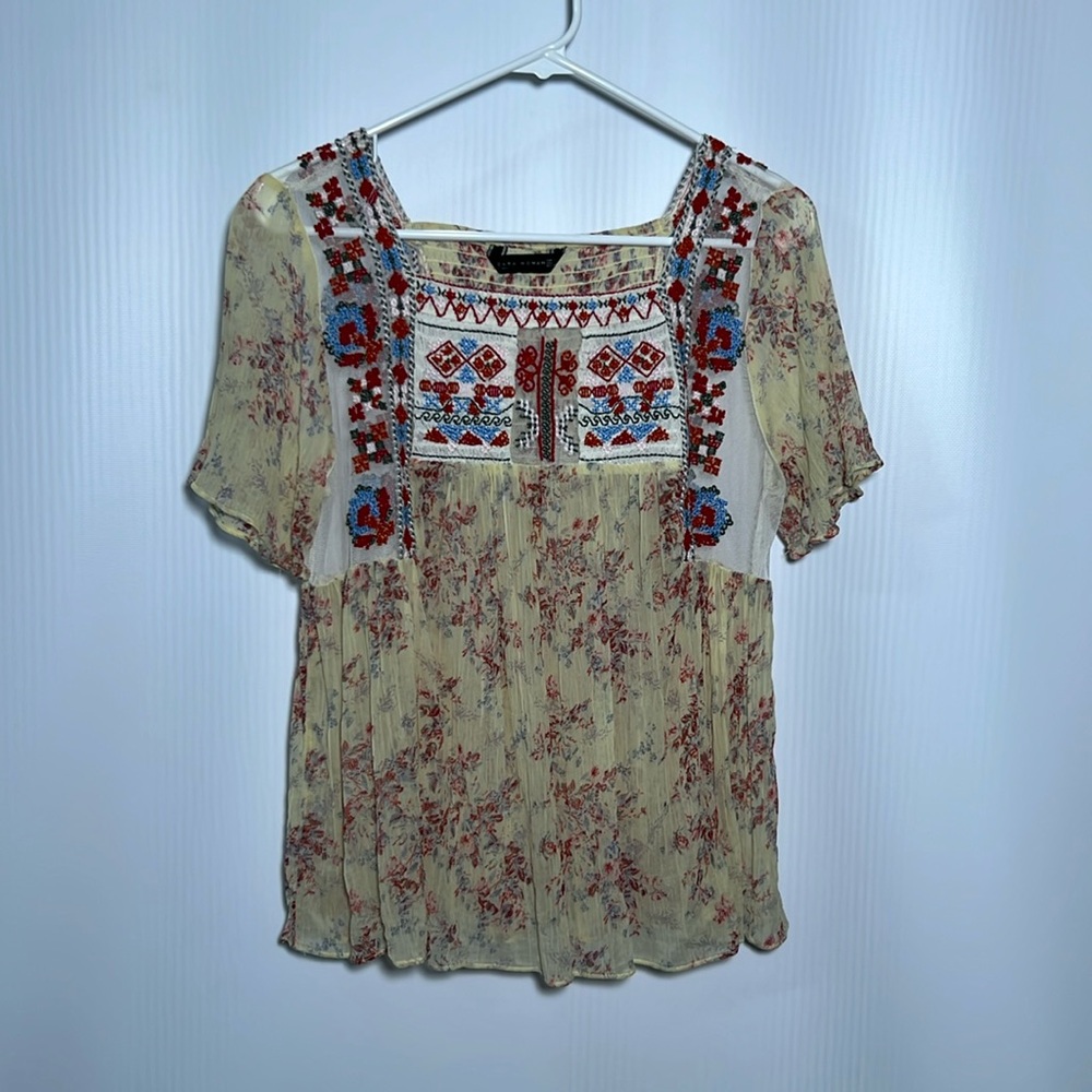 Zara Embroidered Short Sleeve Blouse Sz L